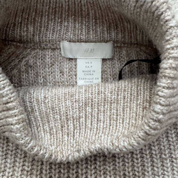 H&M Beige Knit Sweater - Picture 4 of 5